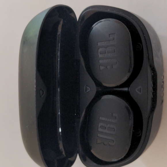 JBL Tune Buds True Wireless - Picture 2 of 4